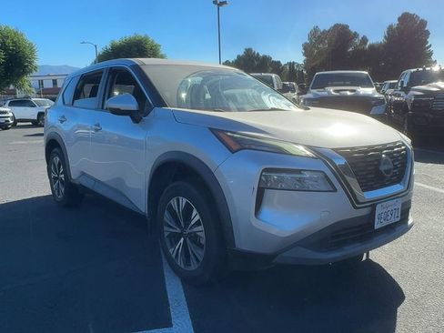 Used 2022 Nissan Rogue SV AWD/4WD image 3
