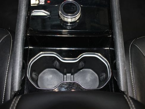 Used 2023 Jeep Grand Cherokee L Limited w/ Black Appearance Package AWD/4WD image 19