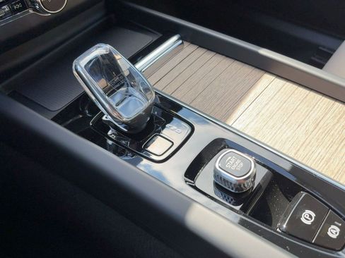 New 2026 Volvo XC60 B5 Core image 17