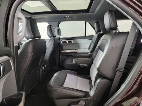 Used 2023 Ford Explorer XLT w/ Equipment Group 202A AWD/4WD image 15