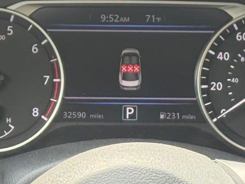 Used 2025 Nissan Sentra SV FWD image 39