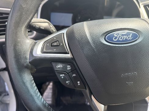 Used 2019 Ford Edge SEL FWD image 21