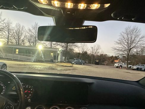 Used 2017 Mercedes-Benz E 300 4MATIC image 23