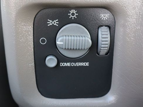 Used 2000 GMC Sonoma SL w/ Cold-Climate Pkg image 21