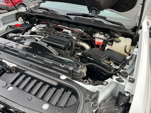 Used 2024 Chevrolet Silverado 2500 ZR2 w/ Technology Package image 44