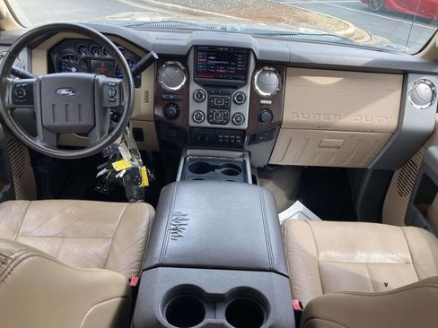 Used 2014 Ford F250 Lariat w/ Lariat Interior Package image 10