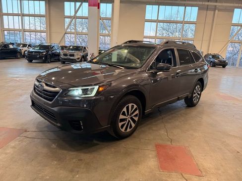 Used 2022 Subaru Outback Premium image 7