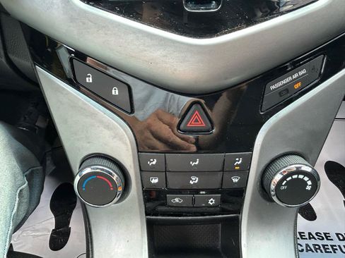Used 2014 Chevrolet Cruze Eco w/ Enhanced Safety Package FWD image 25