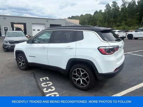 Used 2025 Jeep Compass Limited AWD/4WD image 4
