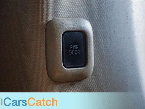 Used 2017 Toyota Sienna XLE w/ XLE Navigation Package FWD image 39