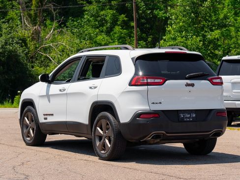 Used 2017 Jeep Cherokee 75th Anniversary AWD/4WD image 7