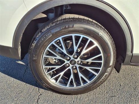 Used 2024 Ford Escape SE image 22