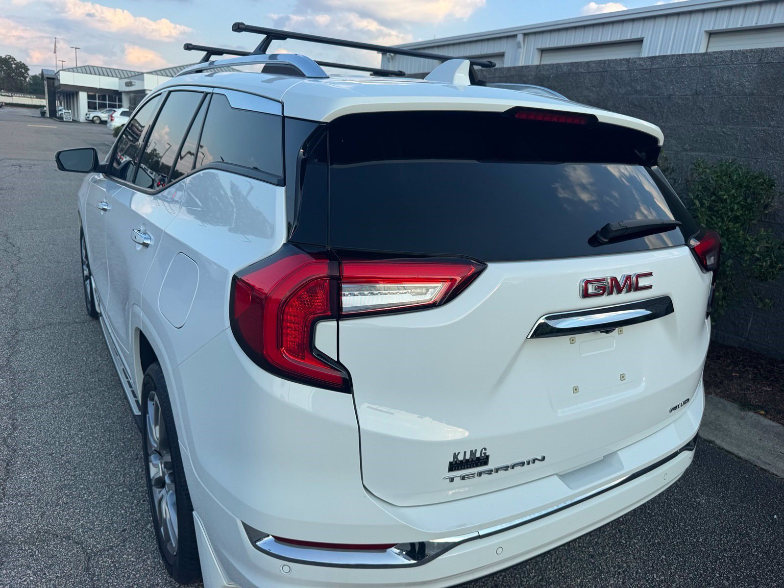 Used 2024 GMC Terrain Denali w/ Denali Premium Package AWD/4WD image 18