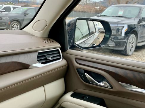 Used 2021 GMC Yukon XL Denali w/ Denali Premium Package image 38