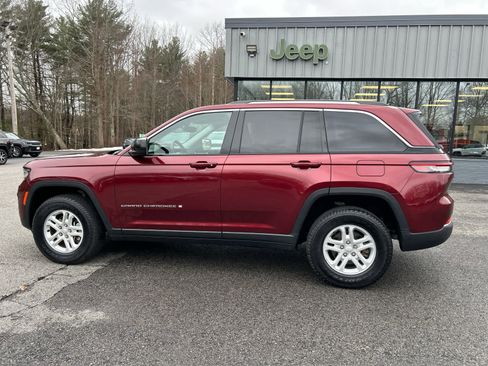 Used 2022 Jeep Grand Cherokee Laredo w/ Luxury Tech Group I AWD/4WD image 9