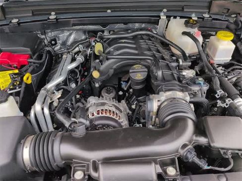 Used 2025 Jeep Gladiator Sport image 15