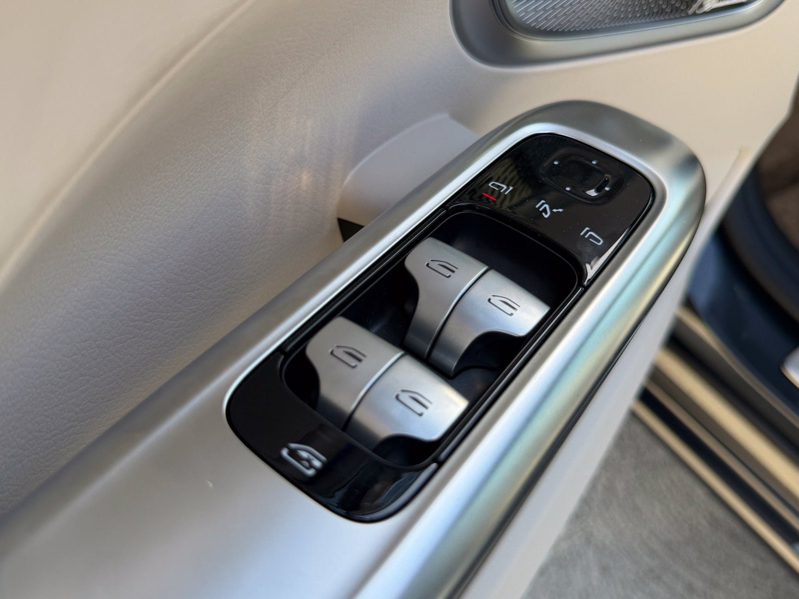 New 2026 Mercedes-Benz C 300 4MATIC Sedan image 17
