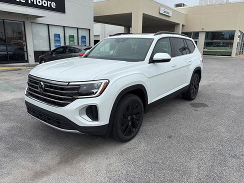New 2026 Volkswagen Atlas SE FWD image 3