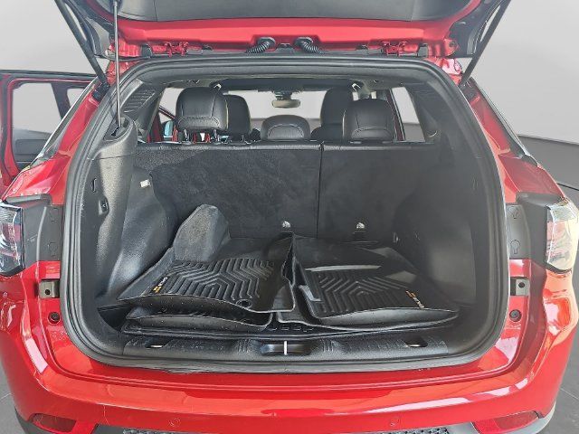 Used 2025 Jeep Compass Trailhawk w/ Trailhawk Elite Group AWD/4WD image 30