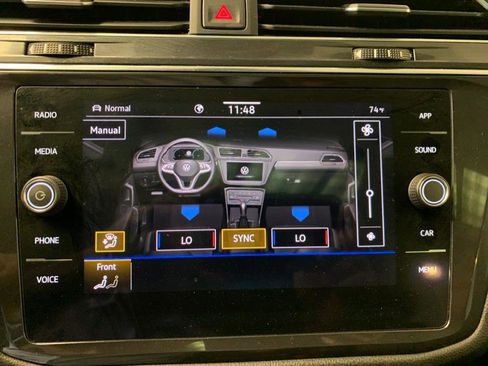 Used 2022 Volkswagen Tiguan SE R-Line image 32