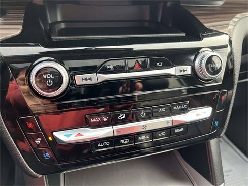 Certified 2022 Ford Explorer Limited w/ Equipment Group 301A image 19