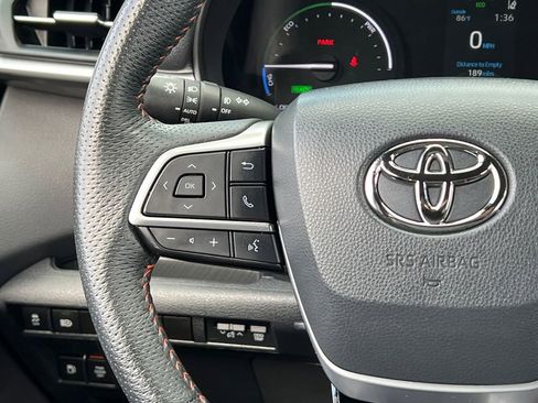 Used 2022 Toyota Sienna XSE image 20