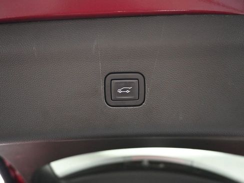 Used 2024 Buick Enclave Premium image 11