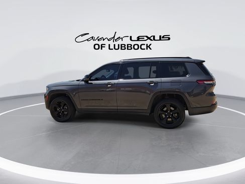 Used 2023 Jeep Grand Cherokee L Limited w/ Black Appearance Package AWD/4WD image 6