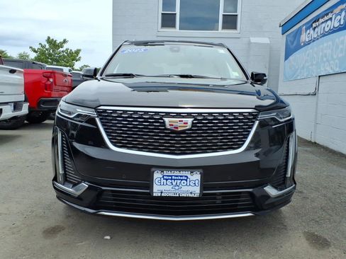 Used 2025 Cadillac XT6 Premium Luxury AWD/4WD image 2