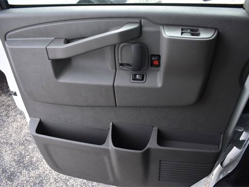 New 2025 Chevrolet Express 3500 Work Van w/ Power Convenience Package image 27