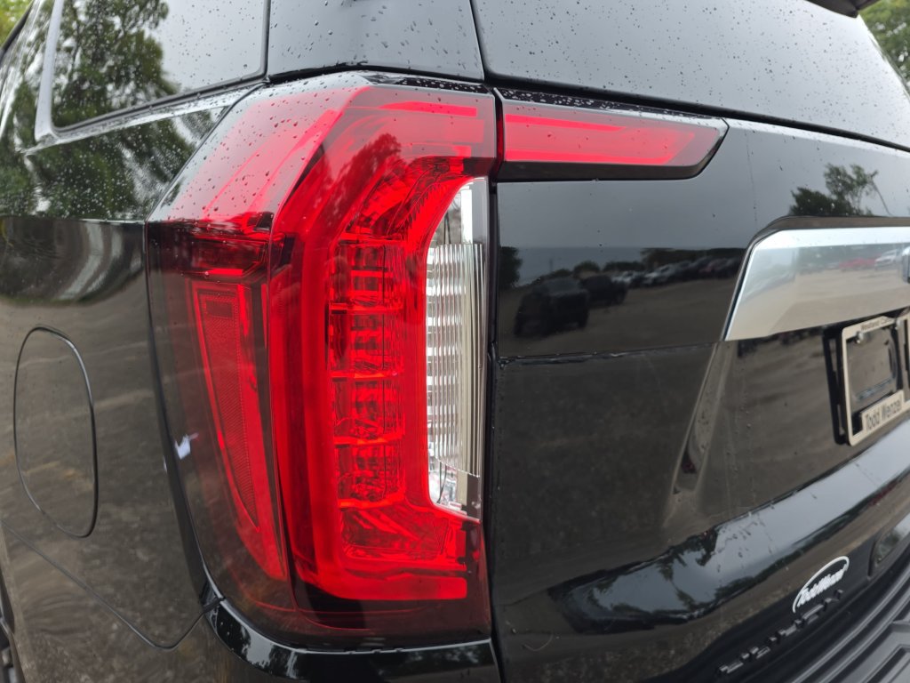 Used 2023 GMC Yukon Denali w/ Advanced Technology Package AWD/4WD image 36