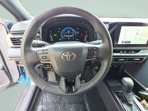 Used 2026 Toyota Camry SE image 12