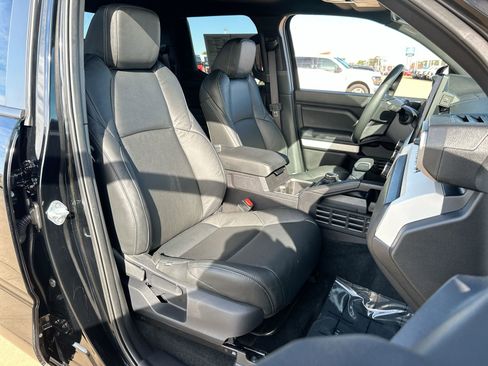 Used 2024 Toyota Tacoma TRD Off-Road image 23