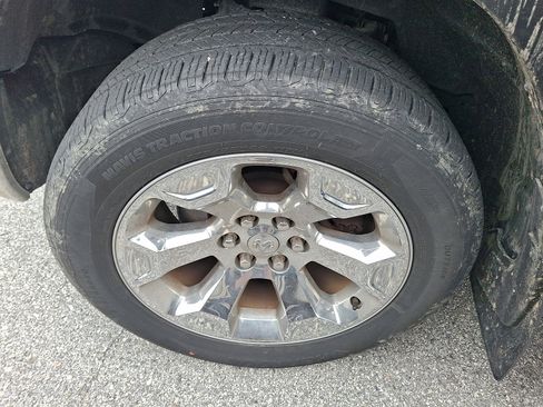 Used 2019 RAM 1500 Big Horn AWD/4WD image 4