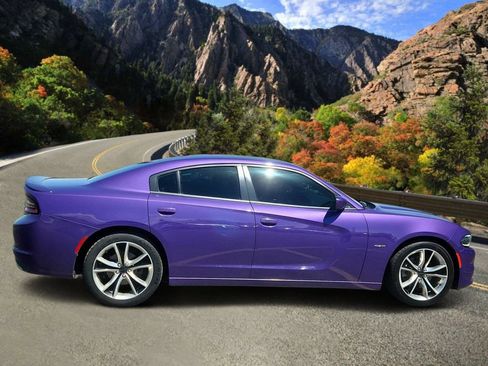 Used 2016 Dodge Charger R/T RWD image 2