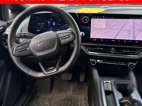 Used 2024 Chevrolet Equinox EV RS FWD image 5