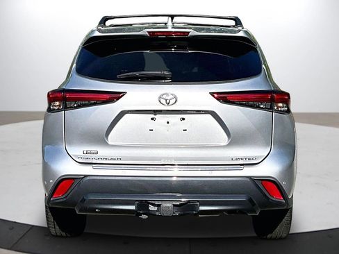 Used 2021 Toyota Highlander Limited FWD image 8