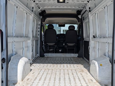 Used 2025 RAM ProMaster 2500 w/ Convenience Group FWD image 22