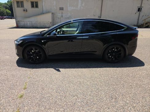 Used 2020 Tesla Model X Long Range AWD/4WD image 7