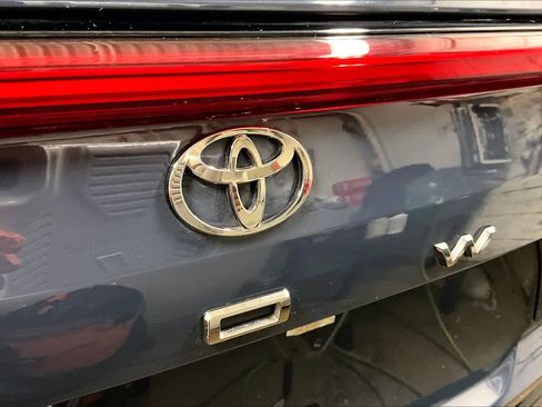 Certified 2025 Toyota Crown Signia image 29