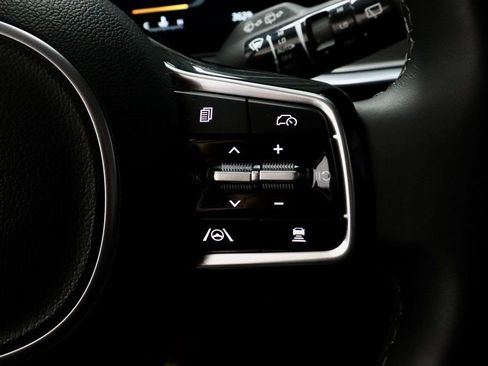 Used 2025 Kia Sorento SX image 33