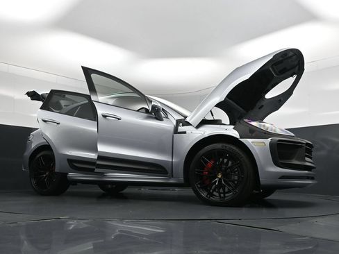 New 2024 Porsche Macan GTS AWD/4WD image 34