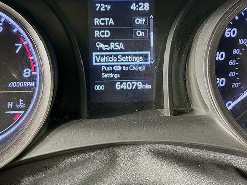 Used 2021 Toyota Camry SE w/ Convenience Package image 19