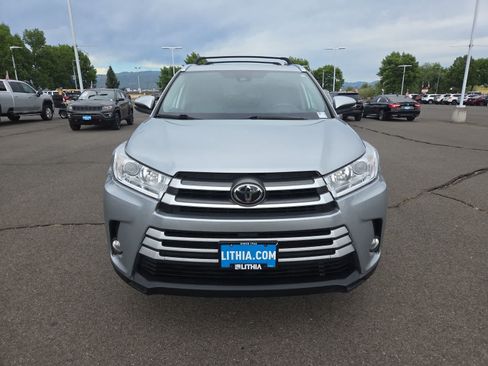Used 2018 Toyota Highlander XLE FWD image 14