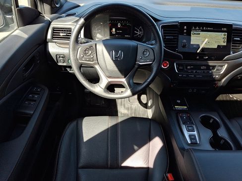 Used 2024 Honda Passport TrailSport image 12