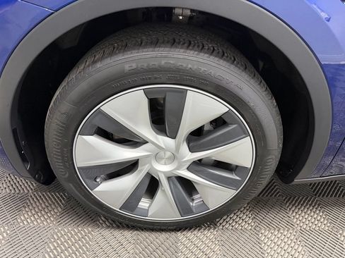 Used 2021 Tesla Model Y Long Range AWD/4WD image 21