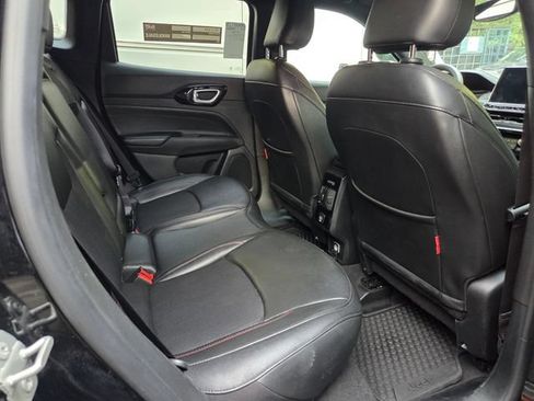 Used 2024 Jeep Compass Trailhawk AWD/4WD image 12