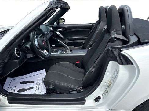 Used 2017 FIAT 124 Spider Classica RWD image 10