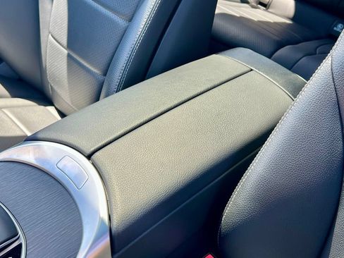 Certified 2022 Mercedes-Benz GLC 300 4MATIC image 36