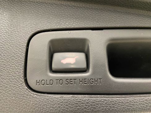 Used 2020 Honda CR-V Touring image 8